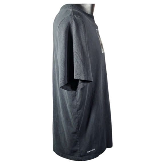 Nike Dri-Fit graphic tee - Picture 4 of 6